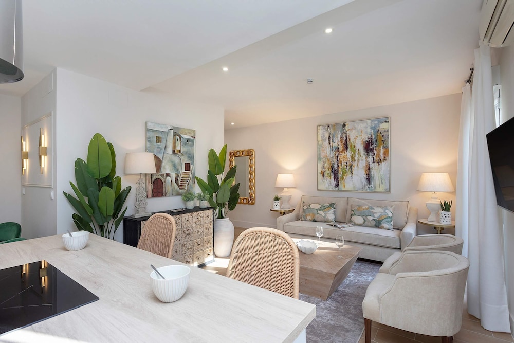 Central Apt. Cordoba. Plaza San Francisco