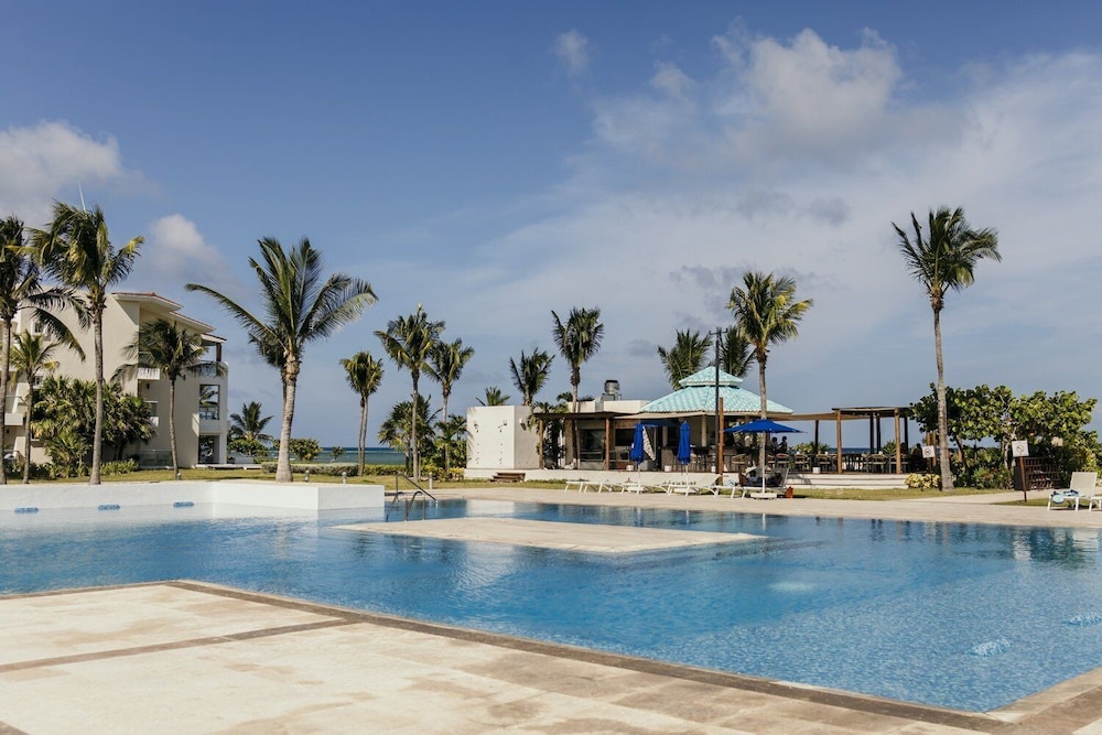 New Casa Paradise Ocean View 2 Bedroom Apts