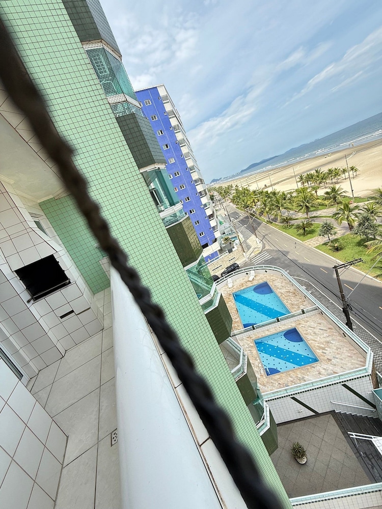 Pé na Areia Praia do Maracanã II