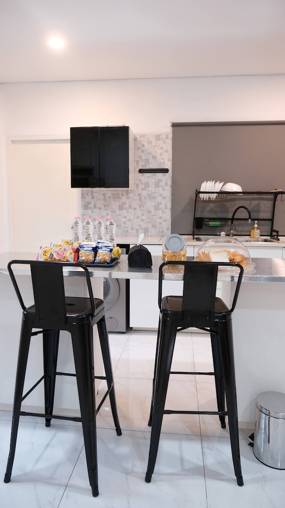 Modern Private Pool Villa in Sukhumvit