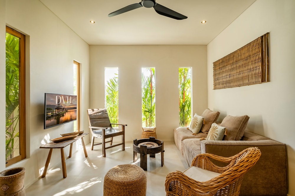 Rice Field Villa with Rooftop Jacuzzi