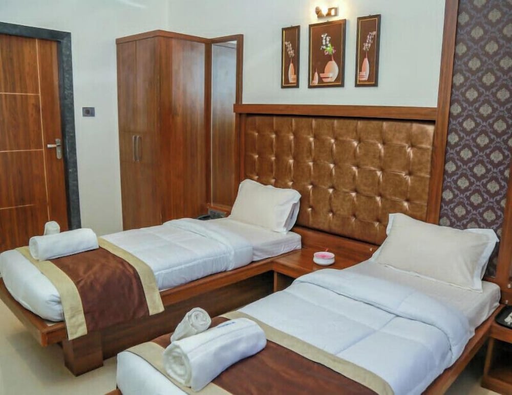 Hotel S K Executive
