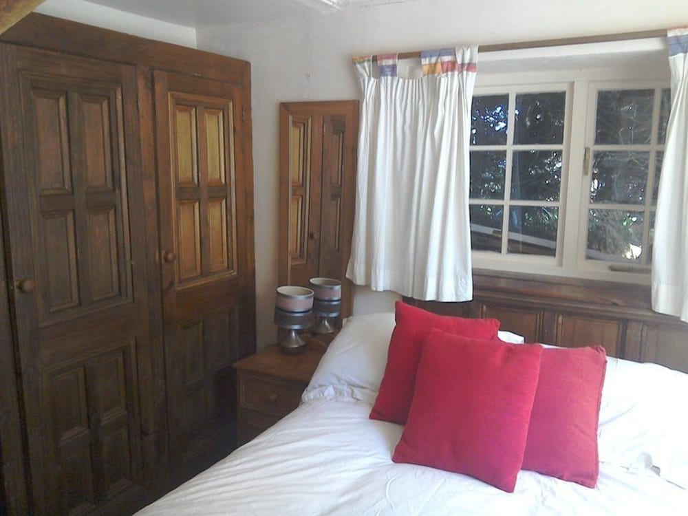 Tranquil Cottage Retreat in Bath view 4