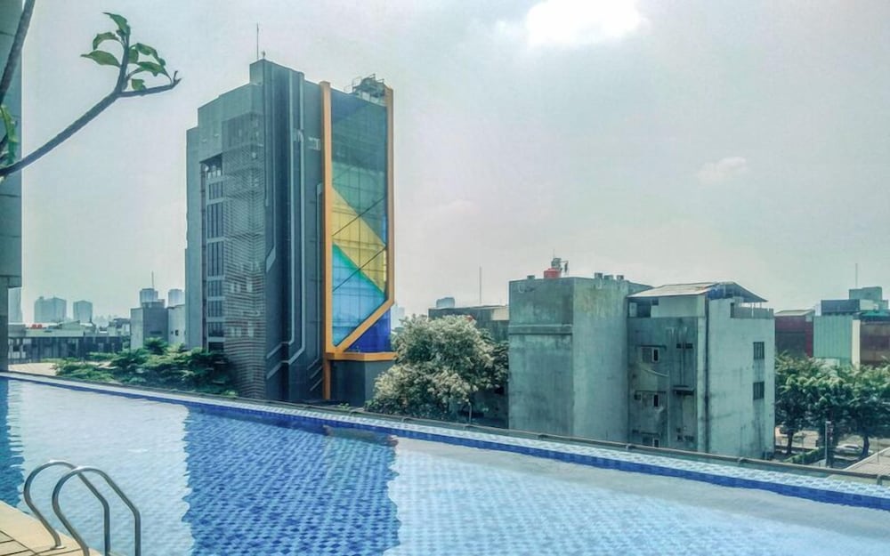 Spacious 2Br Apartment With Private Lift At The Kencana Residence