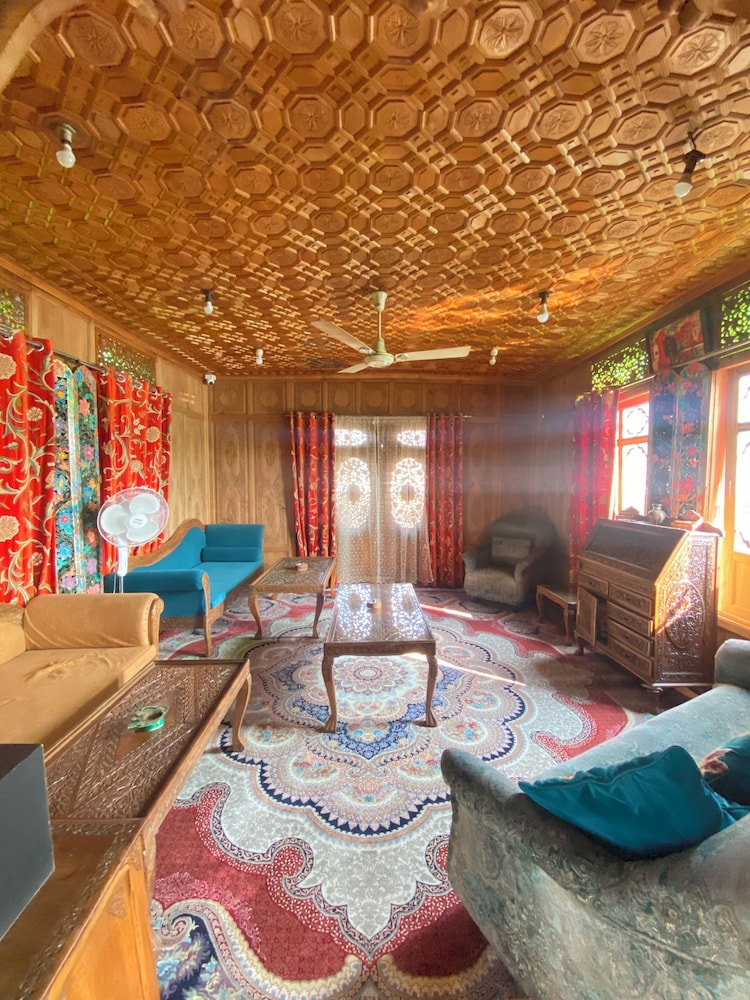 Houseboat Newheidi