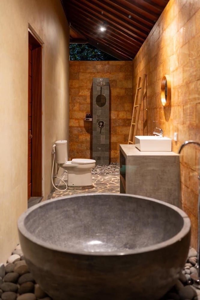 Tumbu Retreat