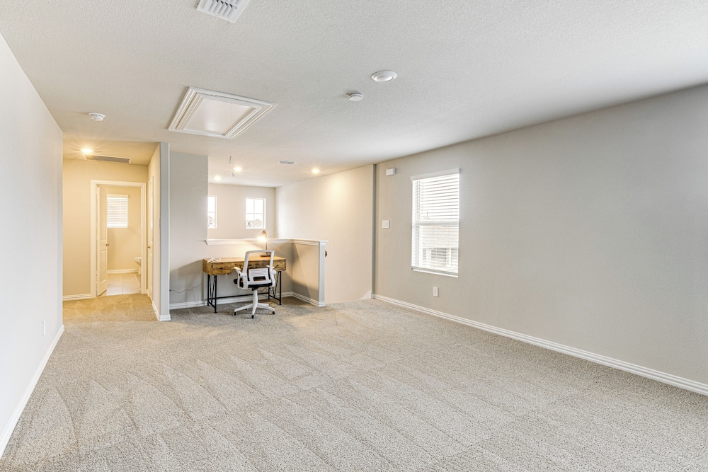 Pool Access: Modern Retreat in Lowry Crossing!