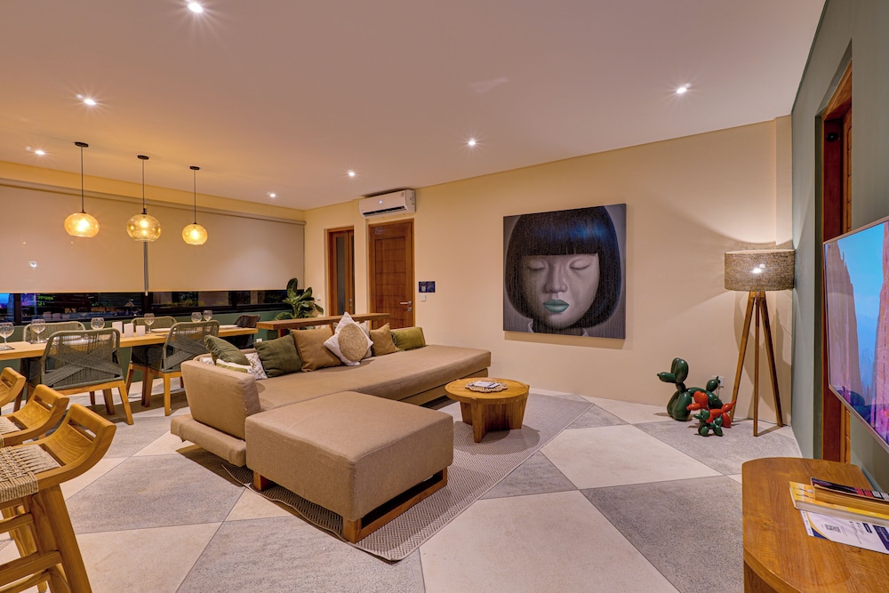 Stylish Canggu Apartment near Berawa Beach