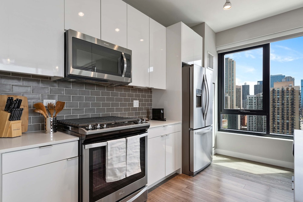 Gold Coast Group Stay 2 Modern 2BR Apartments