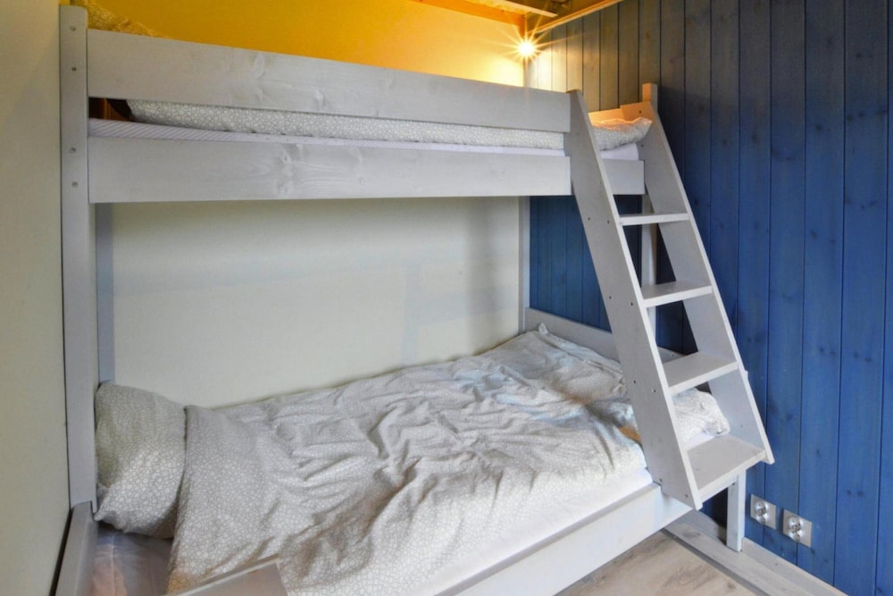 Cottage in Jezierzany Near Lake Wicko & Beach view 4