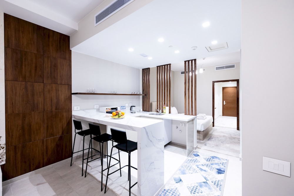 Vesta - Luxury Studio - Aeon Tower