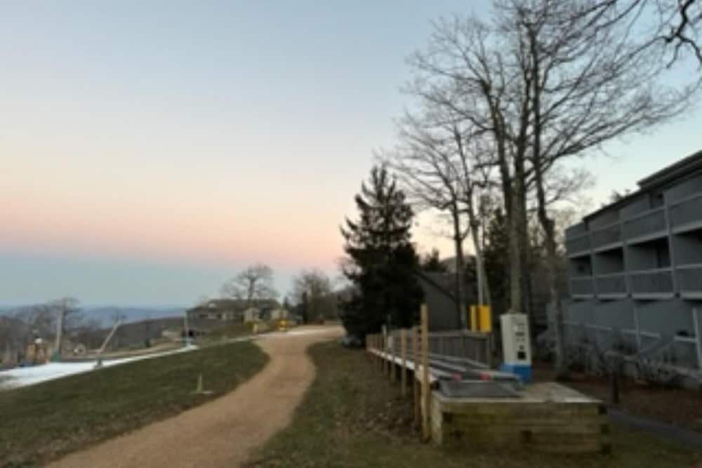 Timbers Ski-in ski out Condo at Wintergreen view 2