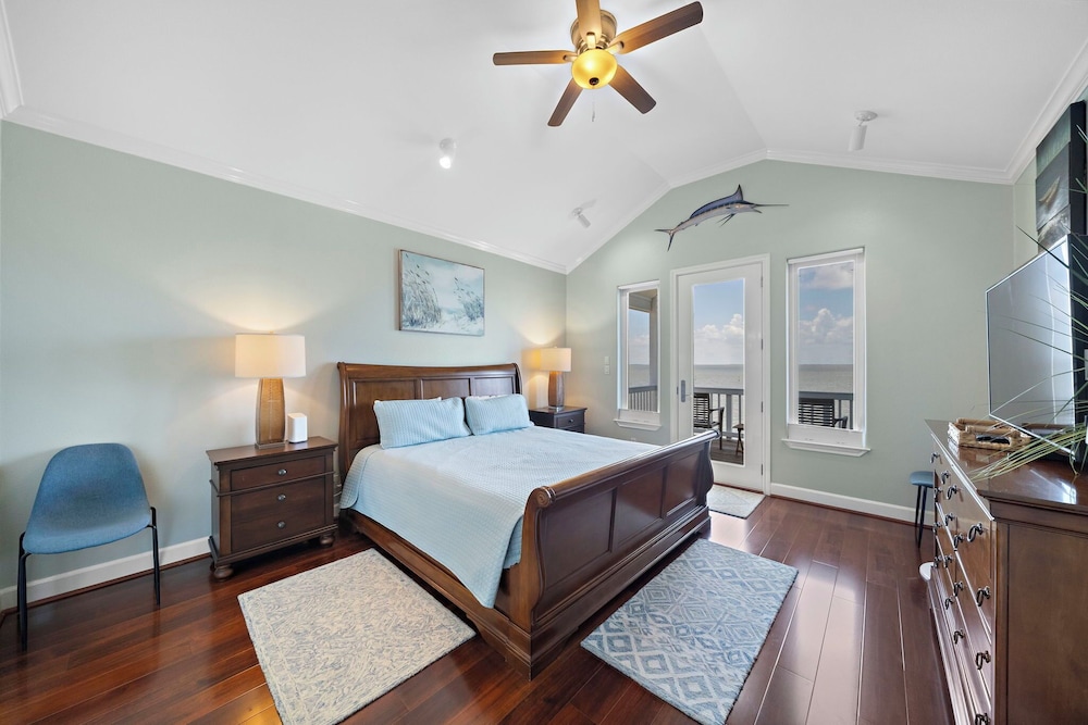Blue Marlin Bayfront Retreat by Ryson Vacation Rentals