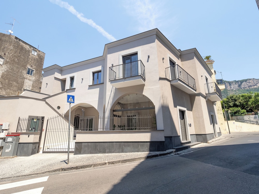Blue Sky Luxury Palace