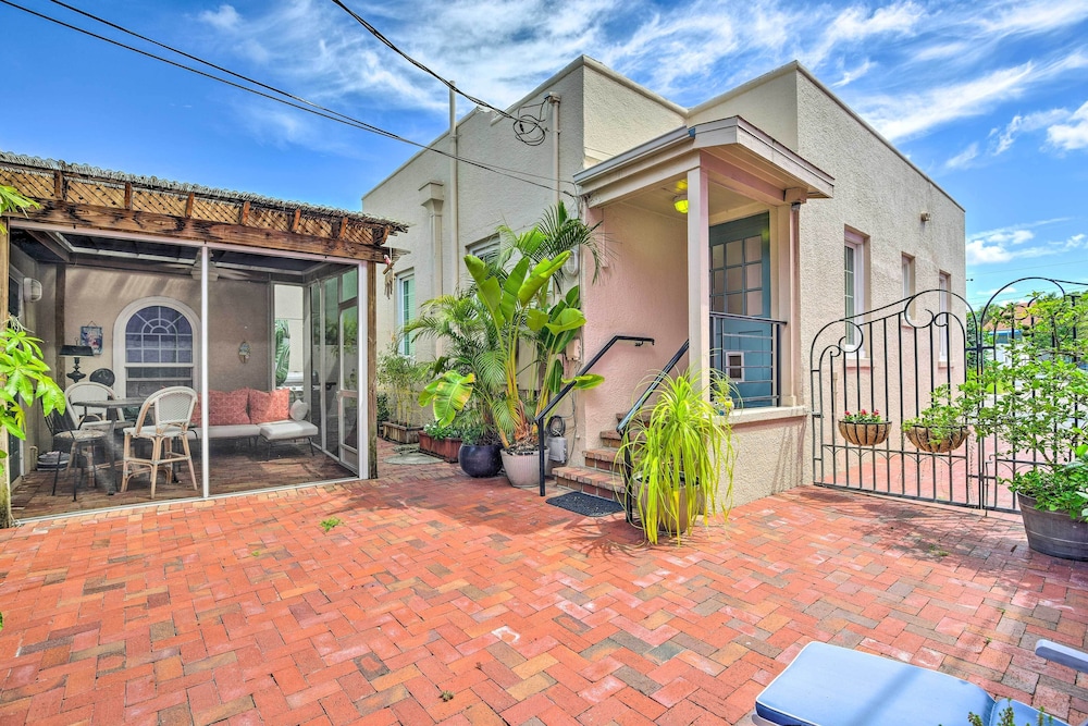 Sarasota Home in Historic District w/ Patio!