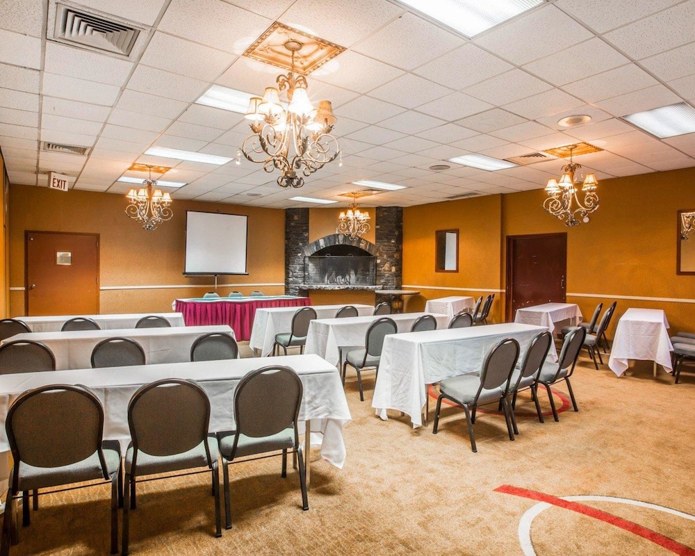Brattleboro Vacations - Quality Inn  Conference Center - Property Image 15