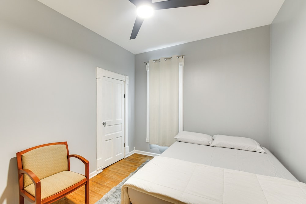 < 1 Mi to Main St: Quiet Apartment in Galesburg!