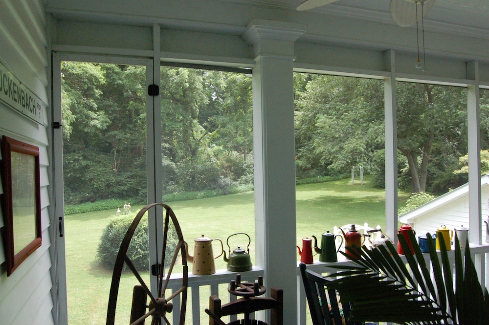 Mountain Laurel Inn