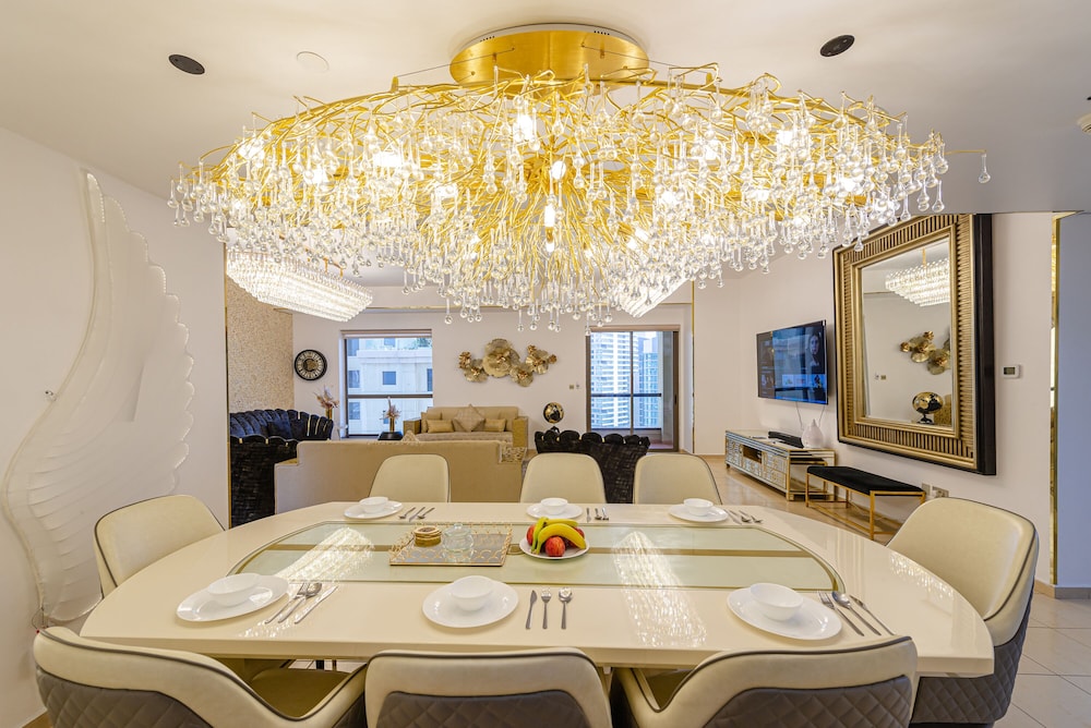 Marco Polo - Deluxe Waterfront Roomy Apt, Perfect for Groups