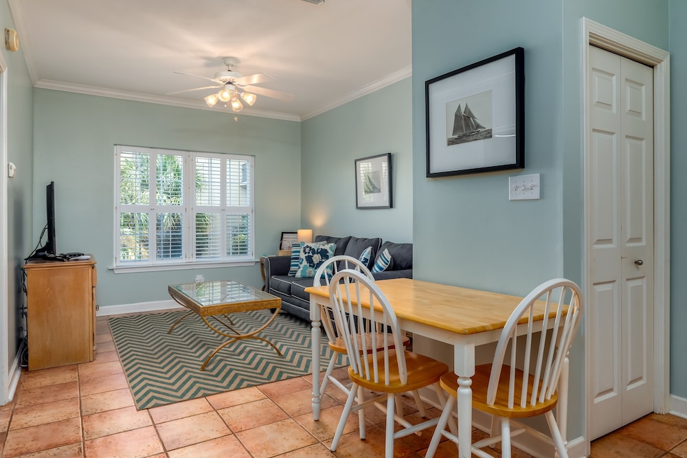 Dauphin Luv B - Beach Club #201-b 2 Bedroom Condo