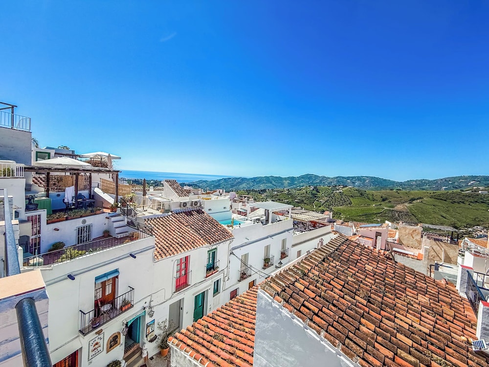 Two bed House With Roof Terrace in the Beautiful Village of Frigiliana
