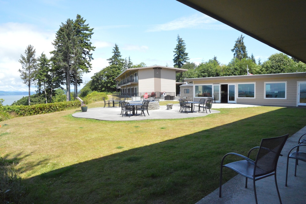 Astoria Crest Motel