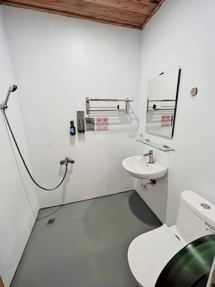 返璞歸真KO hostel 墾丁背包客棧