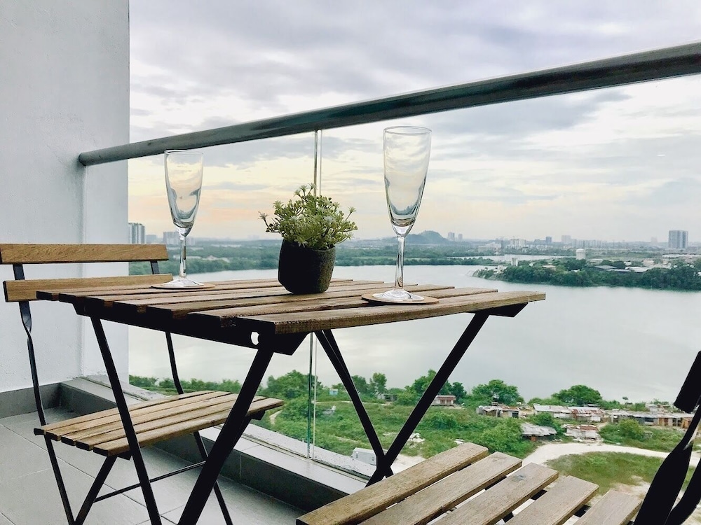 SkyVilla D'island Puchong by BeeStay photo 5