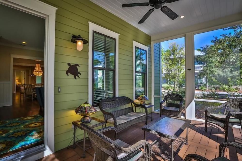 Dragonfly Dreams 5 Bedroom Holiday Home by Five Star Properties