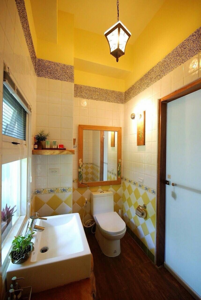 Bonjour Bebe Hostel