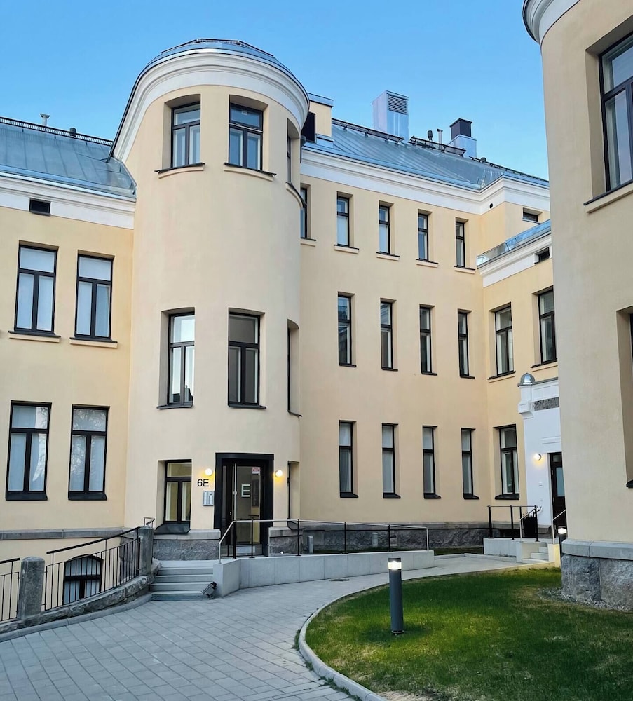 Historical 1BR Penthouse with Sauna
