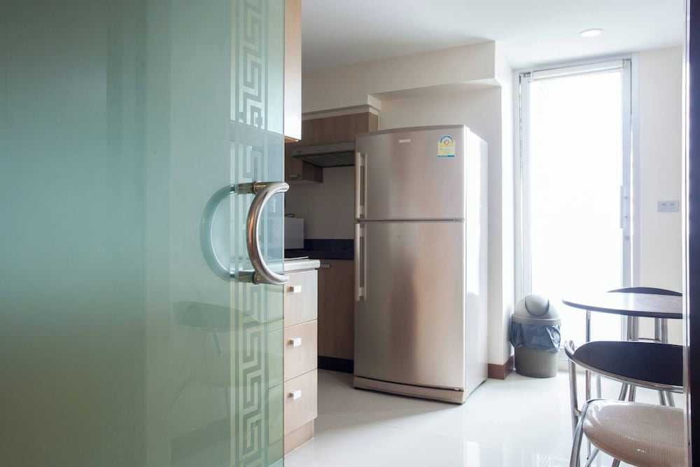 7C - 2 Bedroom Downtown Apartment With Shared Pool