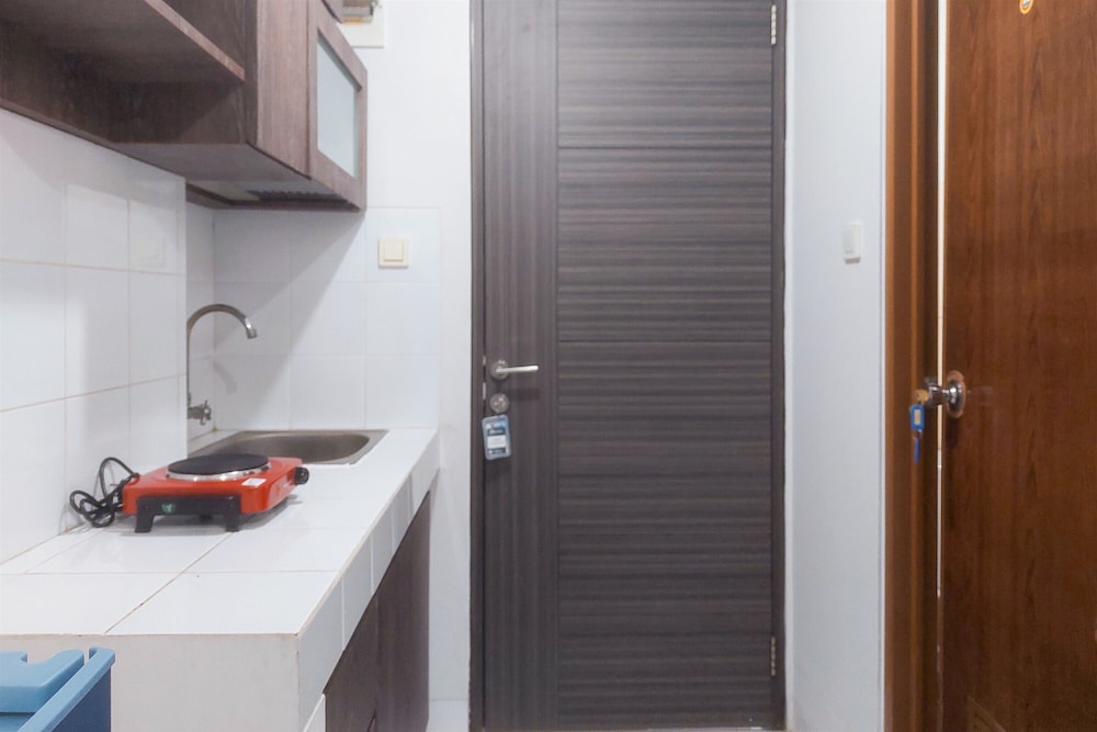 Chic And Cozy Studio Apartment At Amazana Serpong