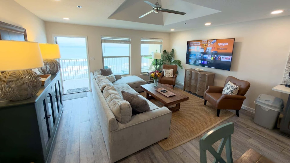 Penthouse Beachfront Views Renovated 4 Bedroom Condo