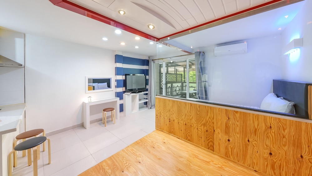 Gapeong Eoneunal Spa Pet Pension