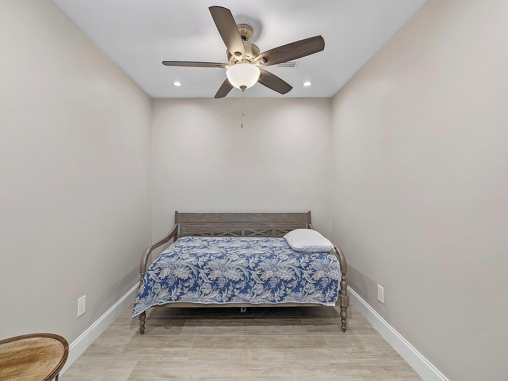 Dolphin Bay by Distinctive Beach Rentals