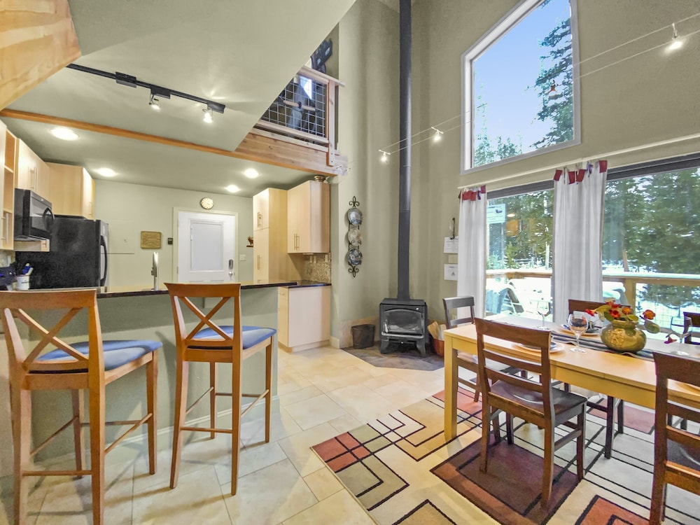 Peak Seven  2 Bedroom Home by RedAwning