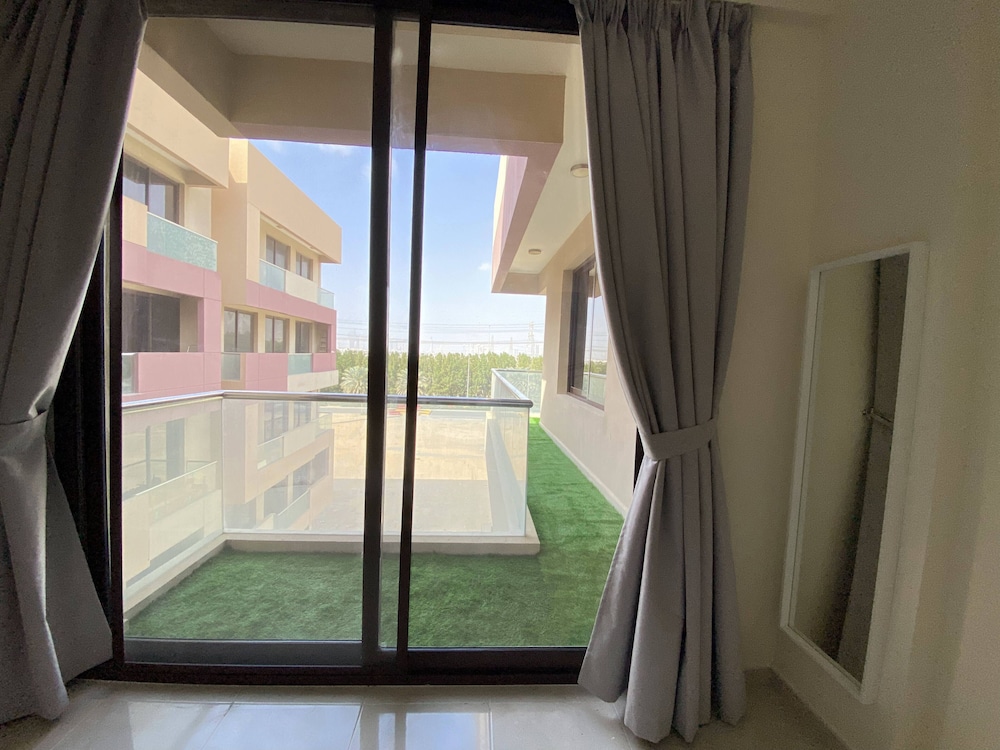 Lux BnB 1BD JVC