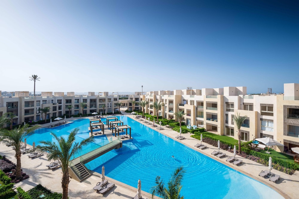 Xuru Stays I Sparky & Summery 2 BDR @ Mangroovy Free Beach & Pool Access