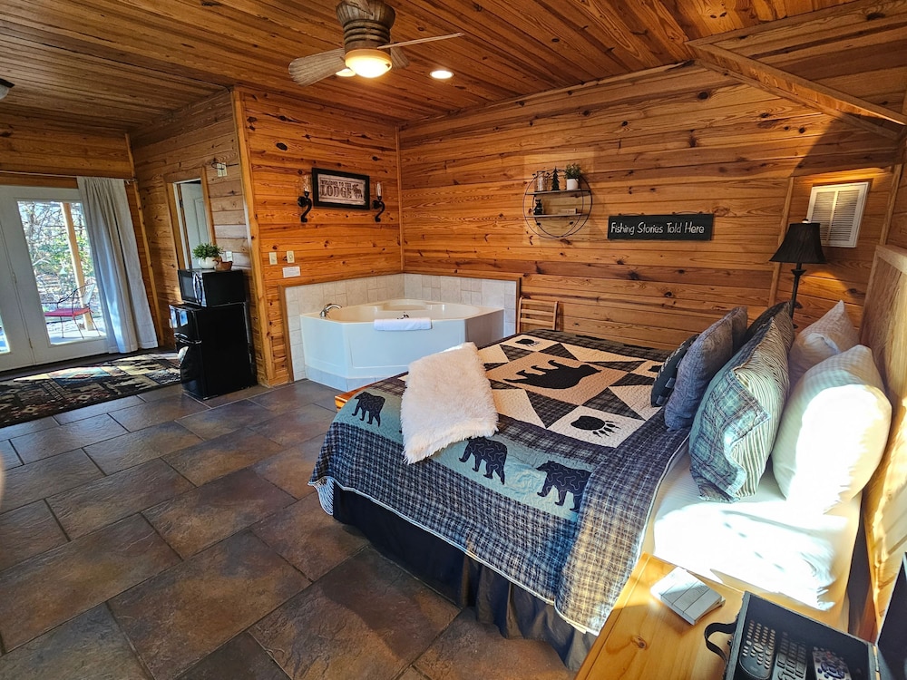 Honey Bear Haven Suite 2