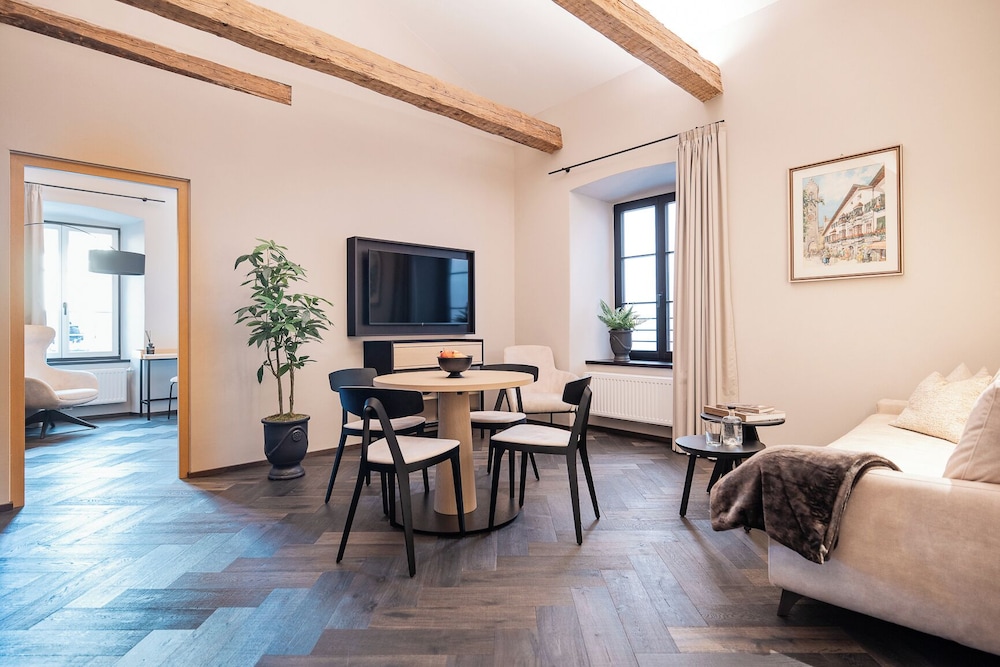 Schwarzer Adler - Concept Living