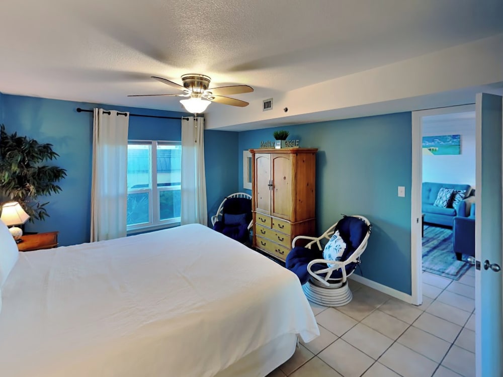 Sea Oats #309 by Southern Vacation Rentals