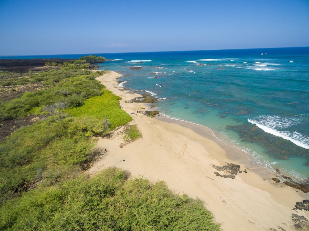 Beautiful Resort - AC - Walk to Beach & Restaurants - Vrkcv