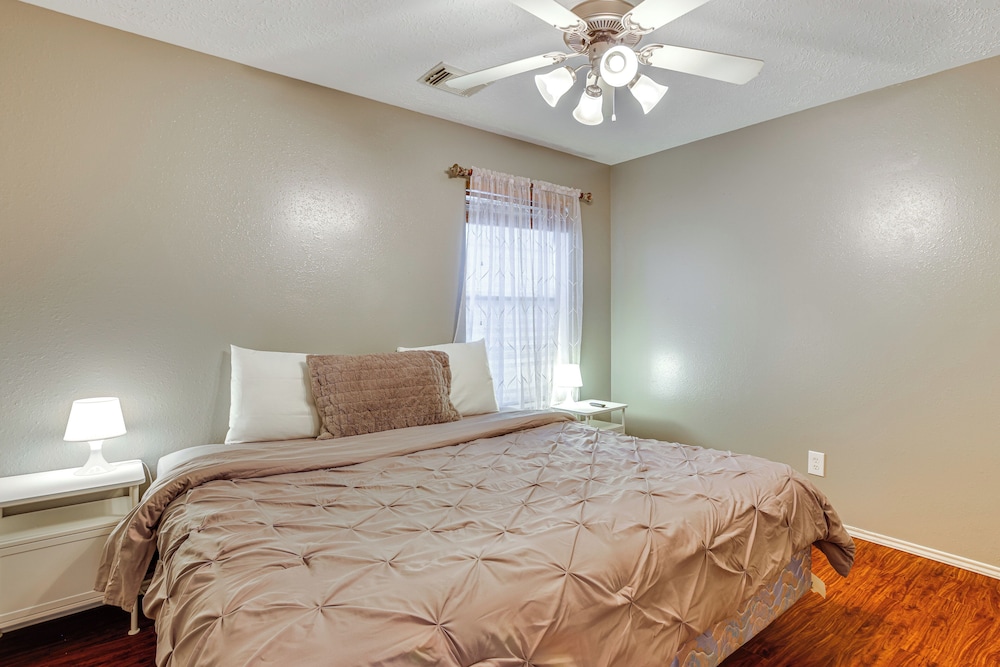 Fish & Hike: Pet-friendly Humble Home w/ Yard