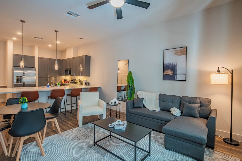 ROVE LIVING/KB - Scottsdale Grand