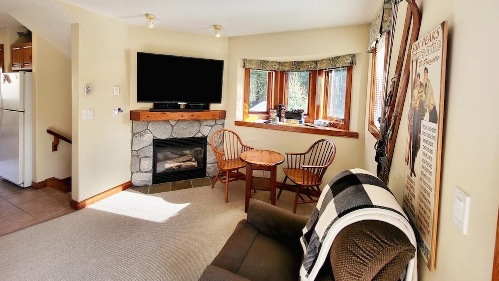 Sun Peaks Vacations - Timberline Village 46 4 Bedroom Home - Property Image 21