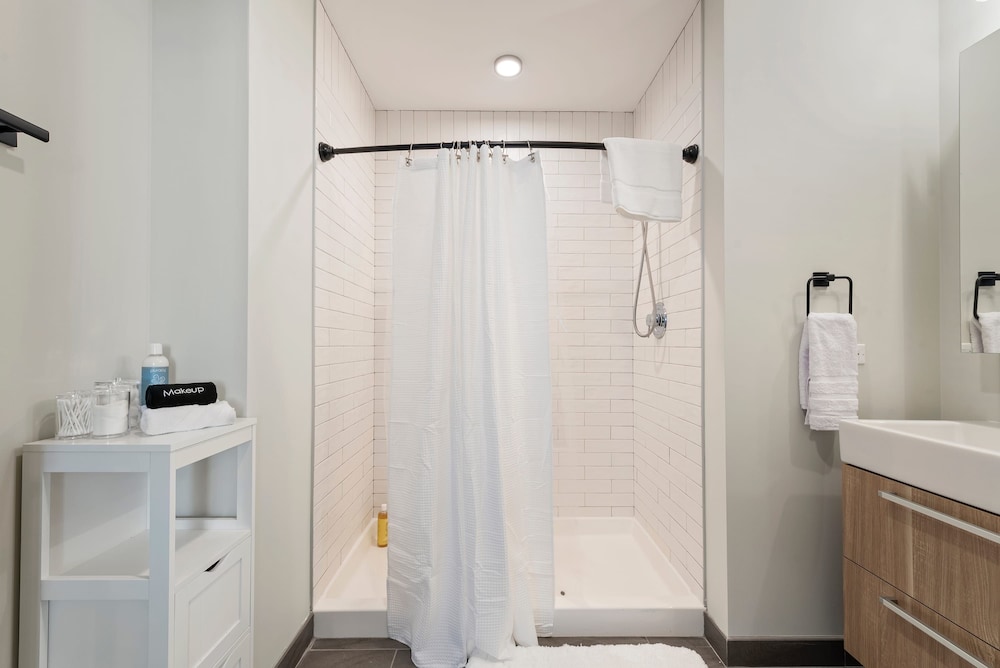 Group Stay 3 Modern 2BR Units Great Amenities