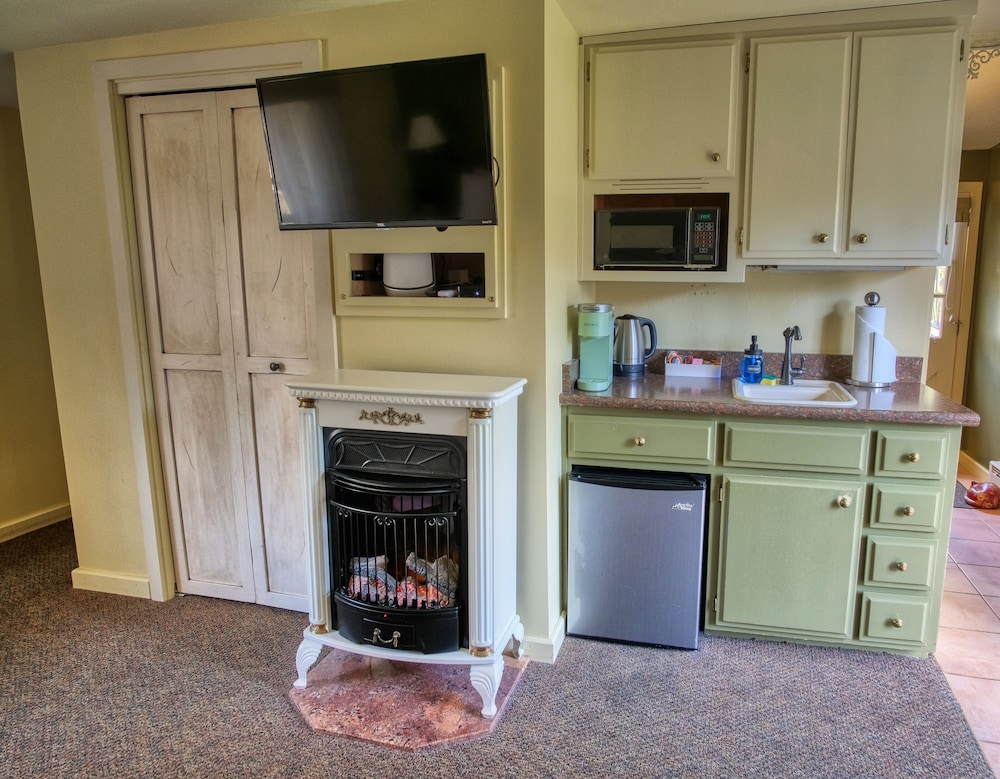 Ashland Vacations - Country Willows Inn and Estate - Property Image 30