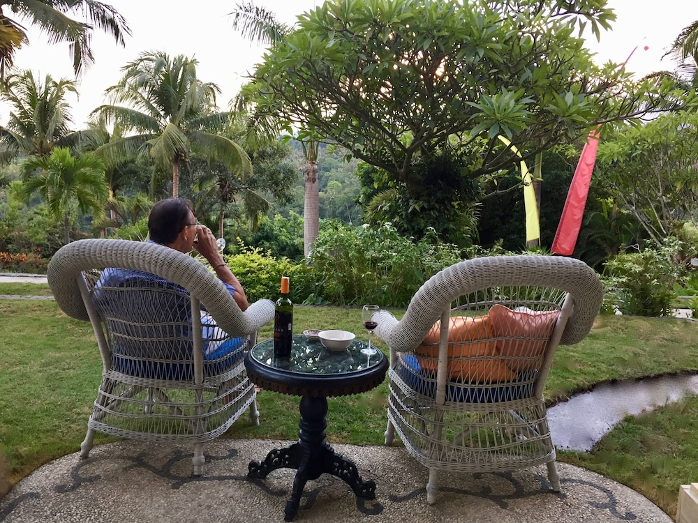 Gunung Paradis Retreat