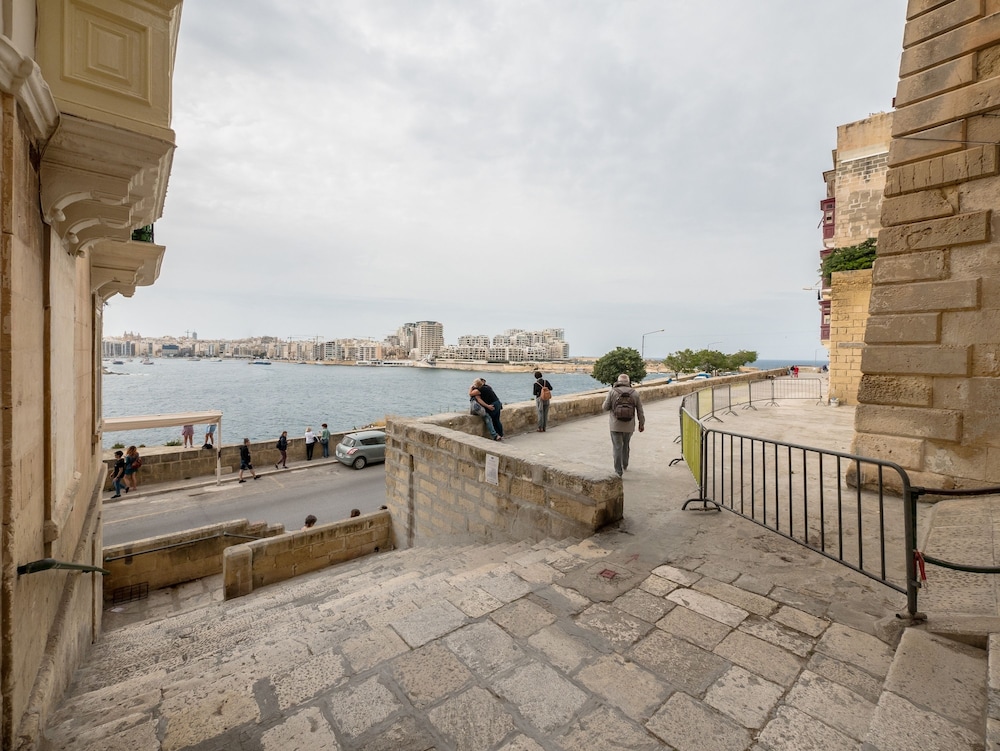 Valletta Holiday Old Theatre Lane
